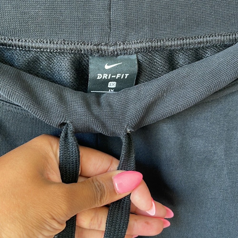Brand✅ new plus size womens Nike joggers sz 1x - Picture 3 of 6